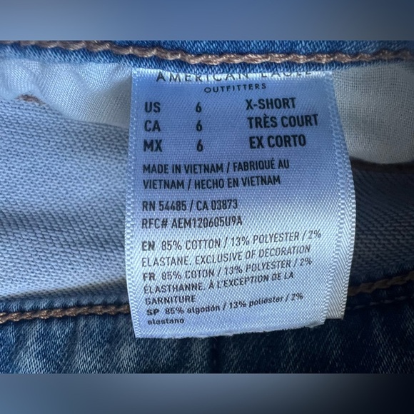 American Eagle Outfitters Soft Knit High Rise Distressed Jegging pants. Size 6 - Picture 10 of 14